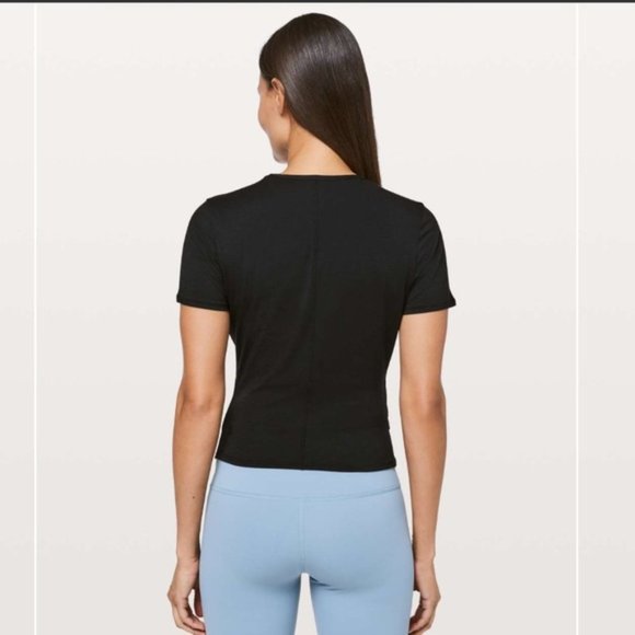2019 Lululemon Black Short Sleeve Front Wrap Round Trip Shirt Size 4 - Picture 2 of 6